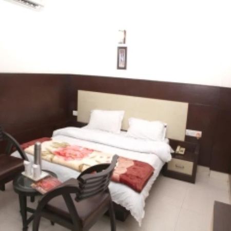 Hotel Pahwa International Neu-Delhi Exterior foto